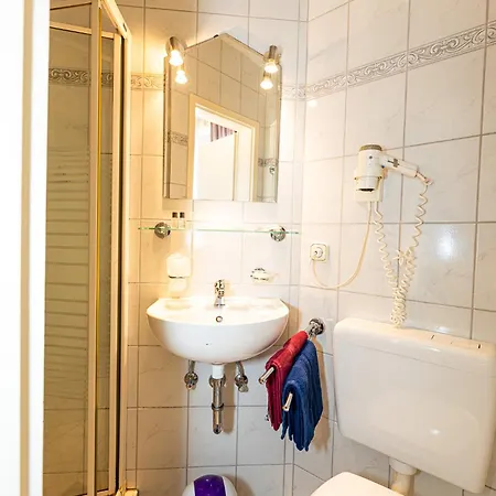 Gaestehaus Strieth 厄斯特里希·温克尔