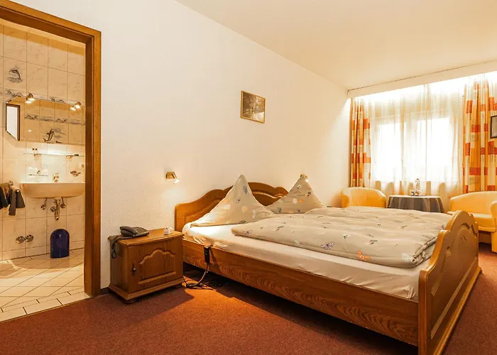 Gaestehaus Strieth Hotel *